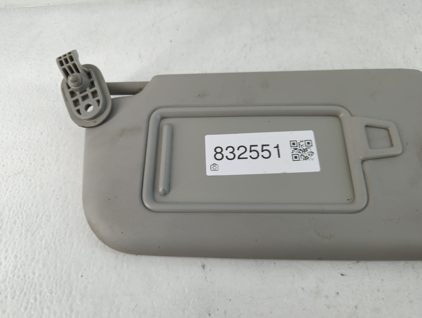 2018-2020 Kia Rio Sun Visor Shade Replacement Passenger Right Mirror Fits Fits 2018 2019 2020 2021 2022 OEM Used Auto Parts 