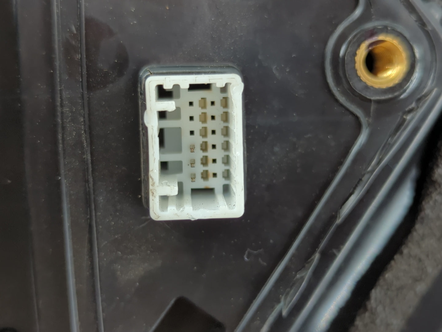 2020 Kia Seltos Side Mirror Replacement Passenger Right View Door Mirror P/N:E13049911 Fits OEM Used Auto Parts - Oemusedaut