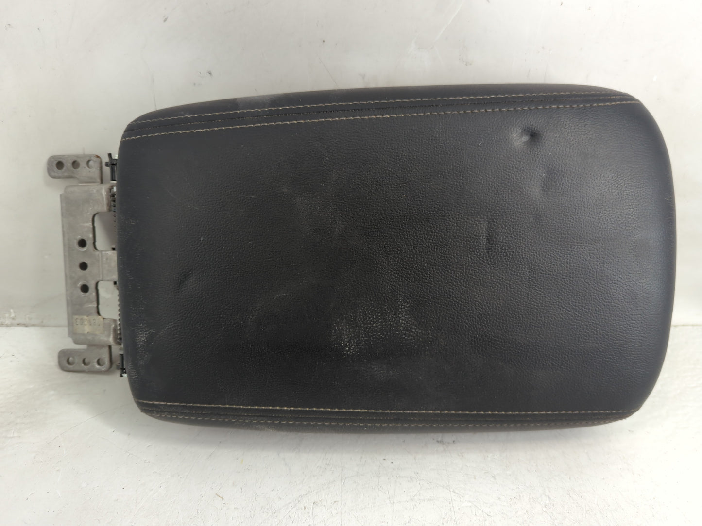2020 Kia Sorento Center Console Armrest Cover Lid Fits OEM Used Auto Parts - Oemusedautoparts1.com