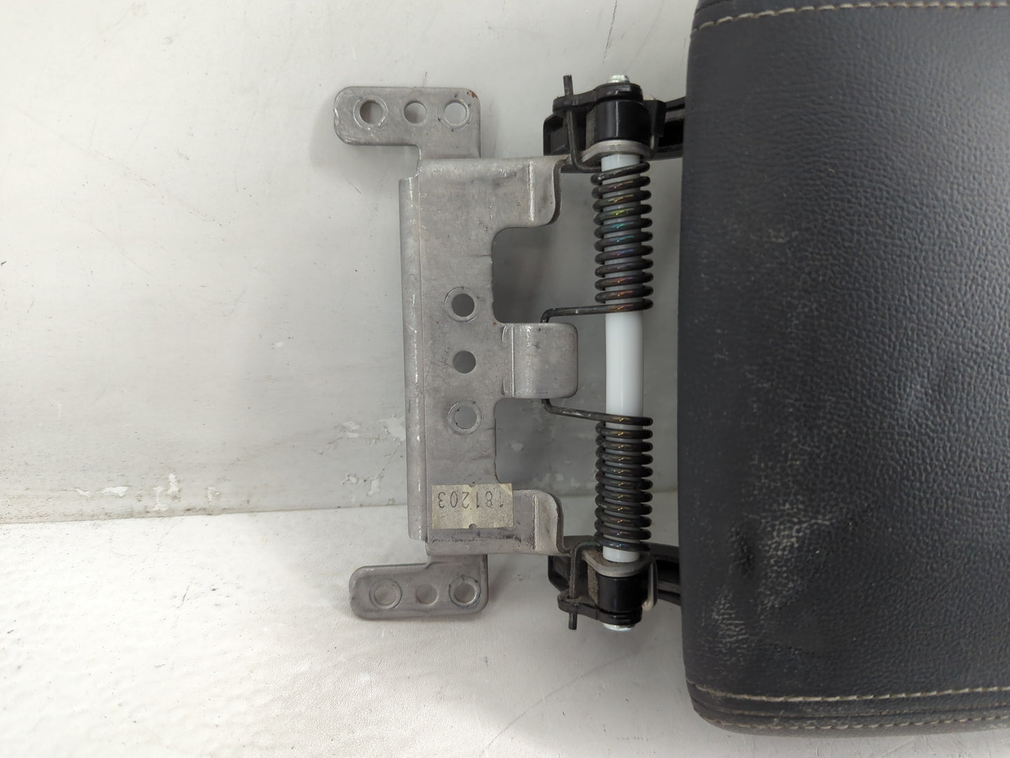 2020 Kia Sorento Center Console Armrest Cover Lid Fits OEM Used Auto Parts - Oemusedautoparts1.com