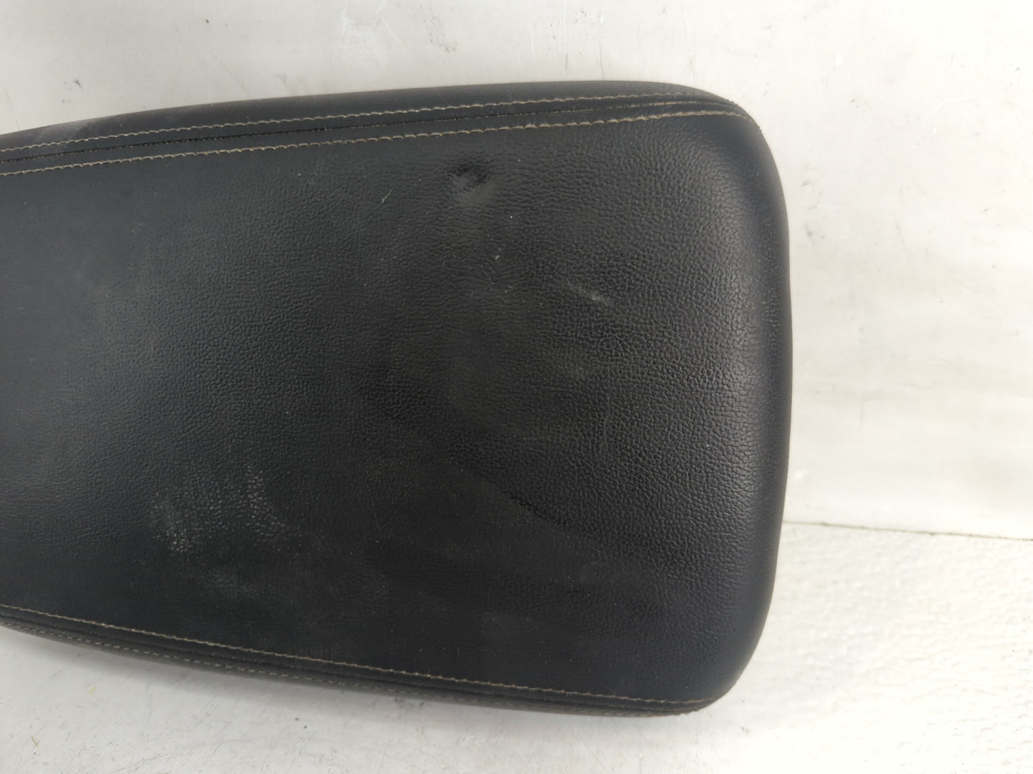 2020 Kia Sorento Center Console Armrest Cover Lid Fits OEM Used Auto Parts - Oemusedautoparts1.com