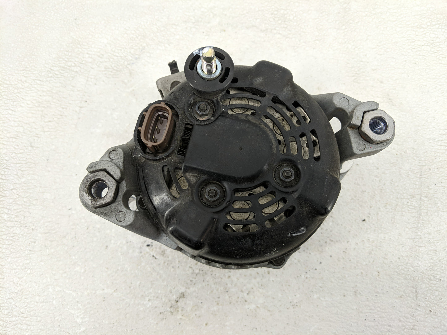 2016-2020 Kia Sorento Alternator Replacement Generator Charging Assembly Engine OEM P/N:37300-2G061 Fits OEM Used Auto Parts