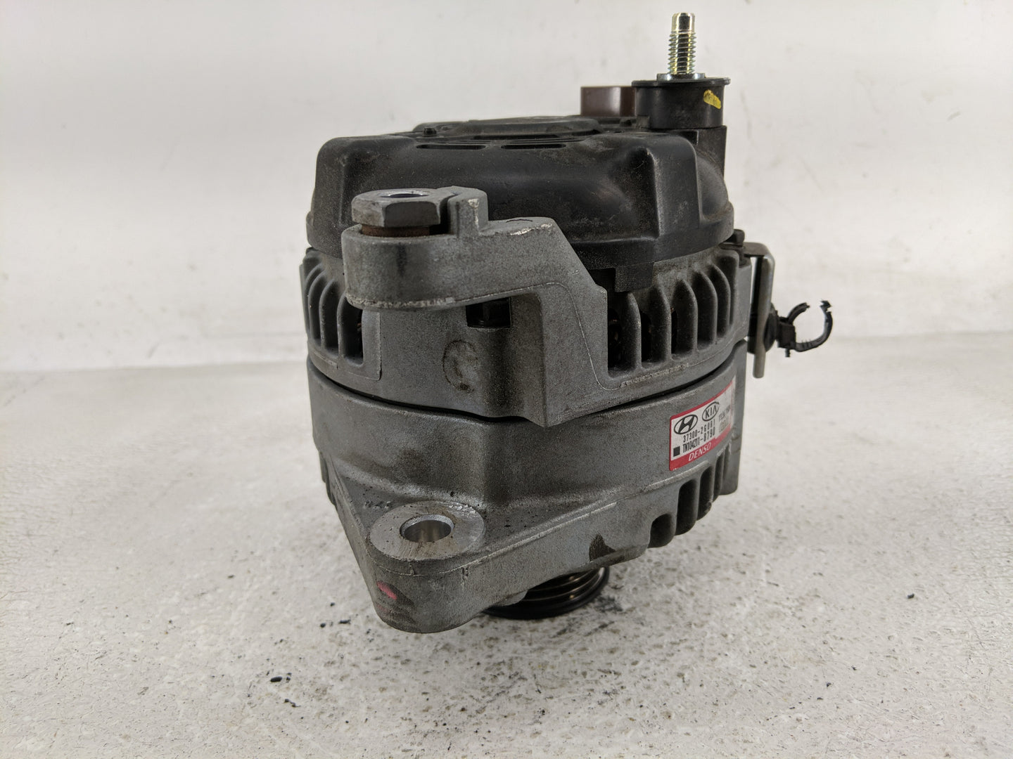 2016-2020 Kia Sorento Alternator Replacement Generator Charging Assembly Engine OEM P/N:37300-2G061 Fits OEM Used Auto Parts