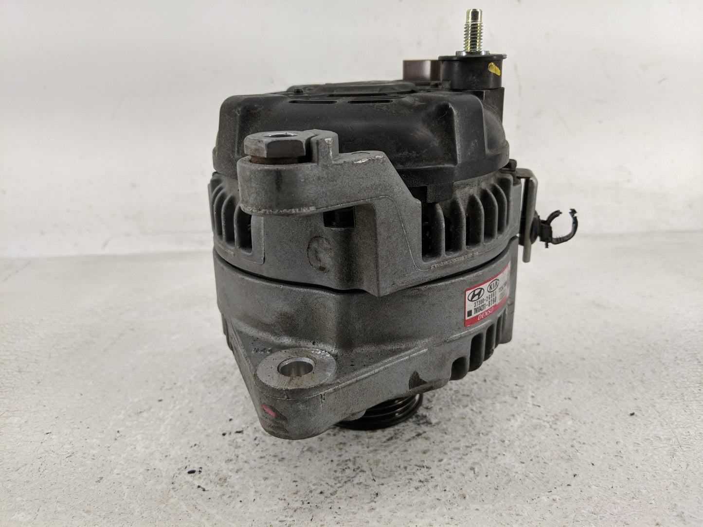 2016-2020 Kia Sorento Alternator Replacement Generator Charging Assembly Engine OEM P/N:37300-2G061 Fits OEM Used Auto Parts