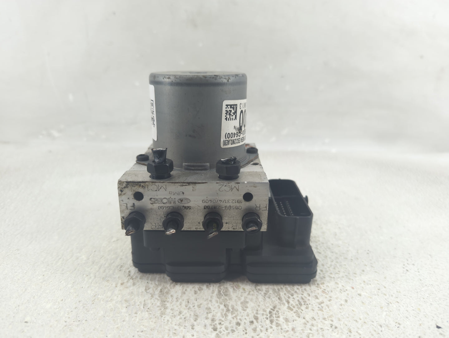 2019-2020 Kia Sorento ABS Pump Control Module Replacement P/N:61589-43100 58900-C6400 Fits Fits 2019 2020 OEM Used Auto Part