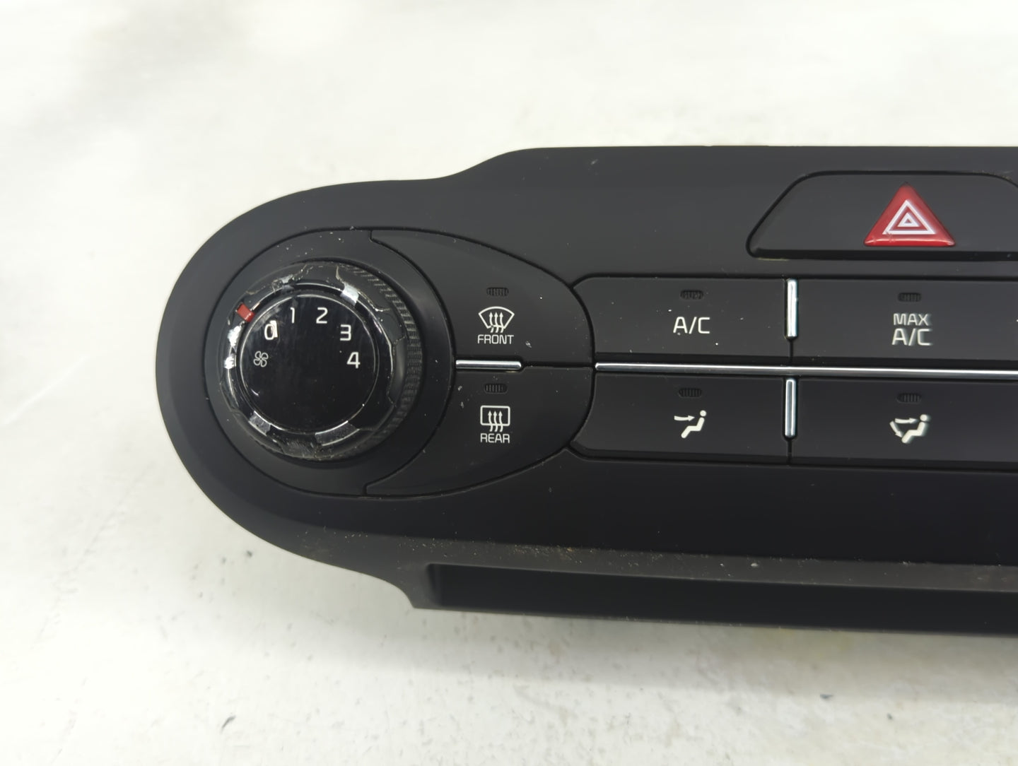 2020 Kia Sorento Climate Control Module Temperature AC/Heater Replacement P/N:97250-C6040 Fits OEM Used Auto Parts - Oemused