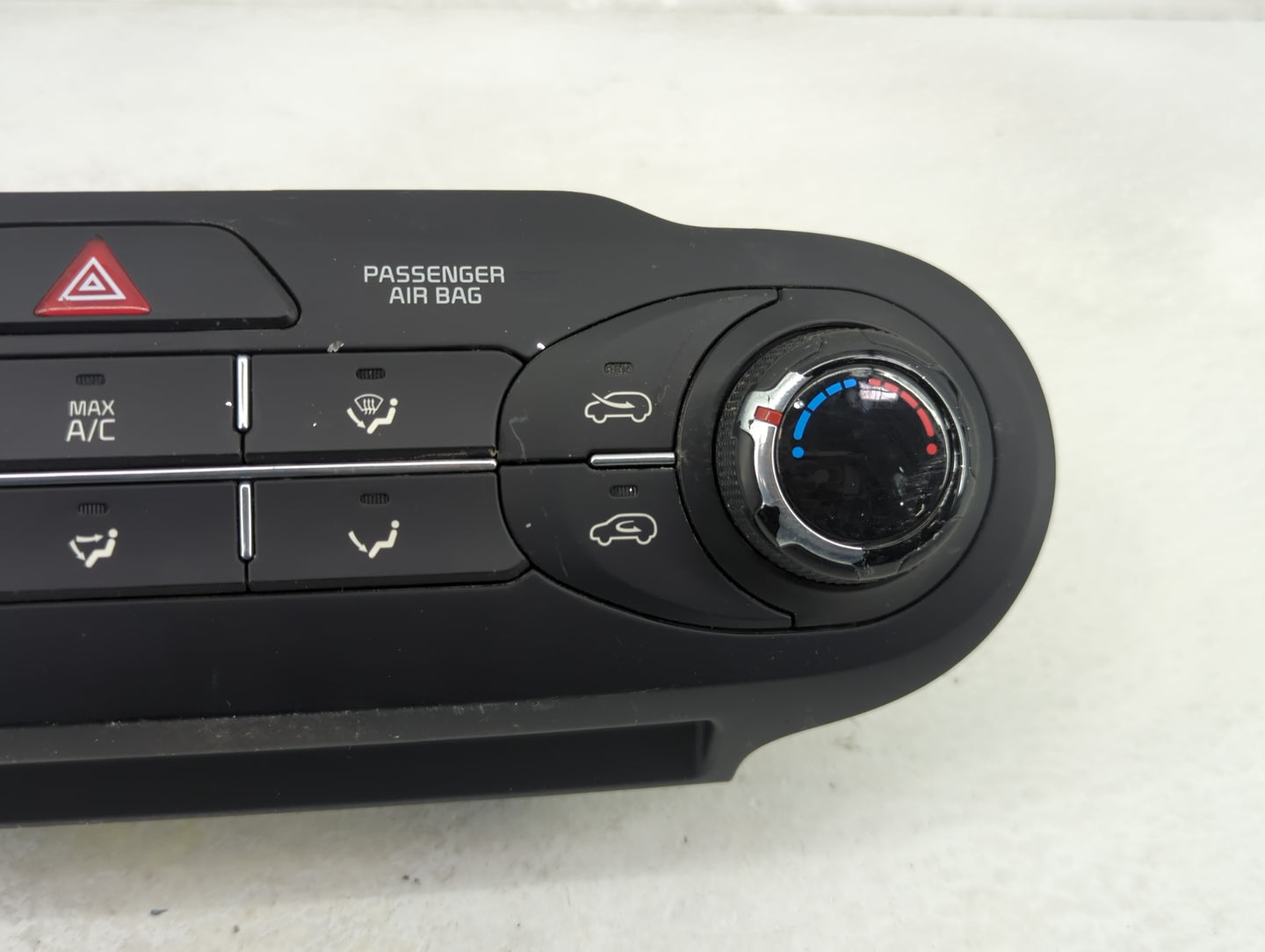 2020 Kia Sorento Climate Control Module Temperature AC/Heater Replacement P/N:97250-C6040 Fits OEM Used Auto Parts - Oemused