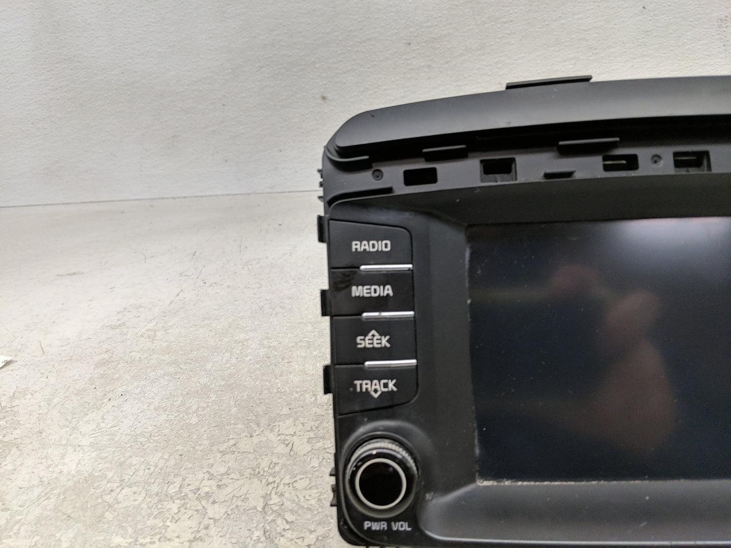 2019-2020 Kia Sorento Radio AM FM Cd Player Receiver Replacement P/N:96160-C6600WK Fits Fits 2019 2020 OEM Used Auto Parts -