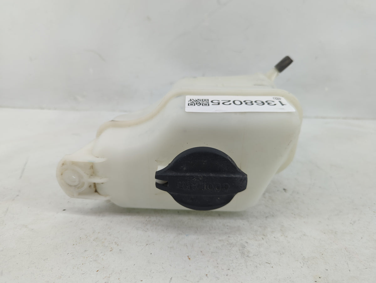 2014-2020 Kia Sorento Radiator Coolant Overflow Expansion Tank Bottle 1368025 - Oemusedautoparts1.com