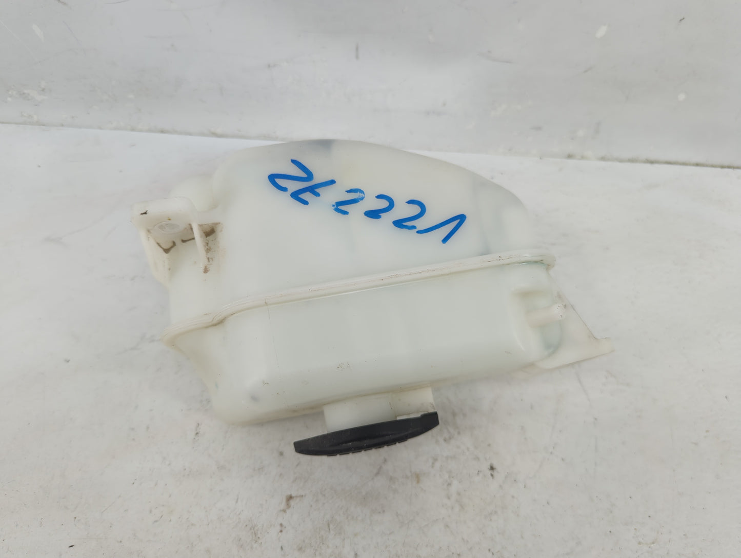 2014-2020 Kia Sorento Radiator Coolant Overflow Expansion Tank Bottle 1368025 - Oemusedautoparts1.com