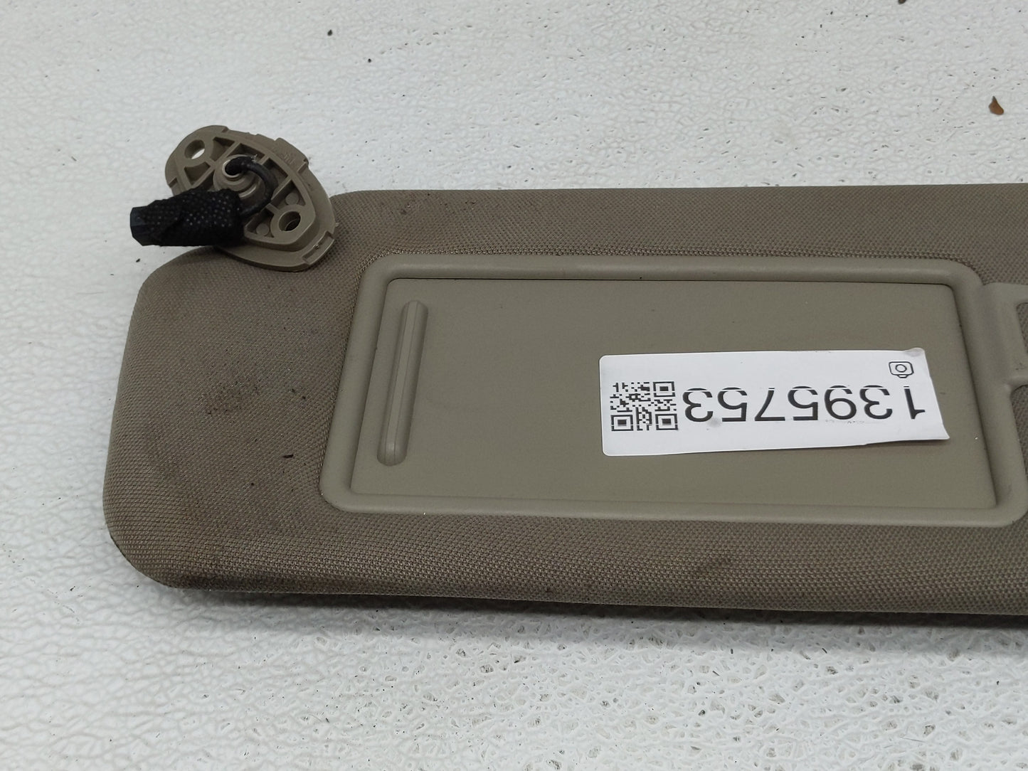 2016-2020 Kia Sorento Sun Visor Shade Replacement Driver Left Mirror Fits Fits 2016 2017 2018 2019 2020 OEM Used Auto Parts 