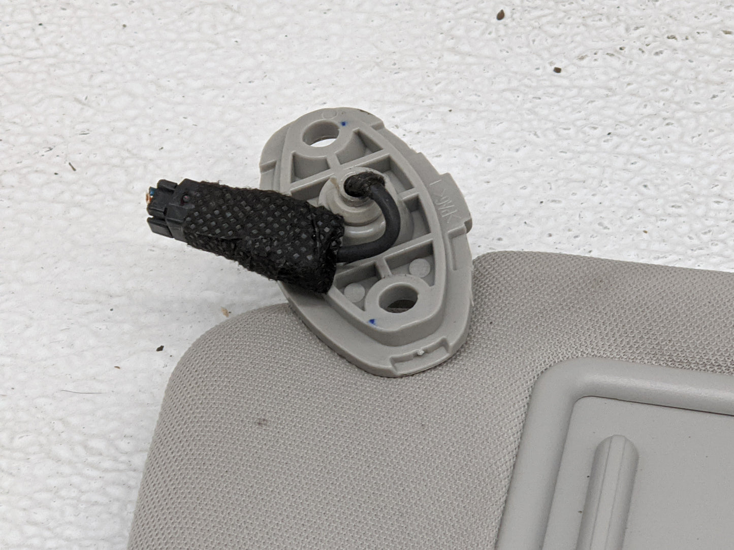 2016-2020 Kia Sorento Sun Visor Shade Replacement Driver Left Mirror Fits Fits 2016 2017 2018 2019 2020 OEM Used Auto Parts 