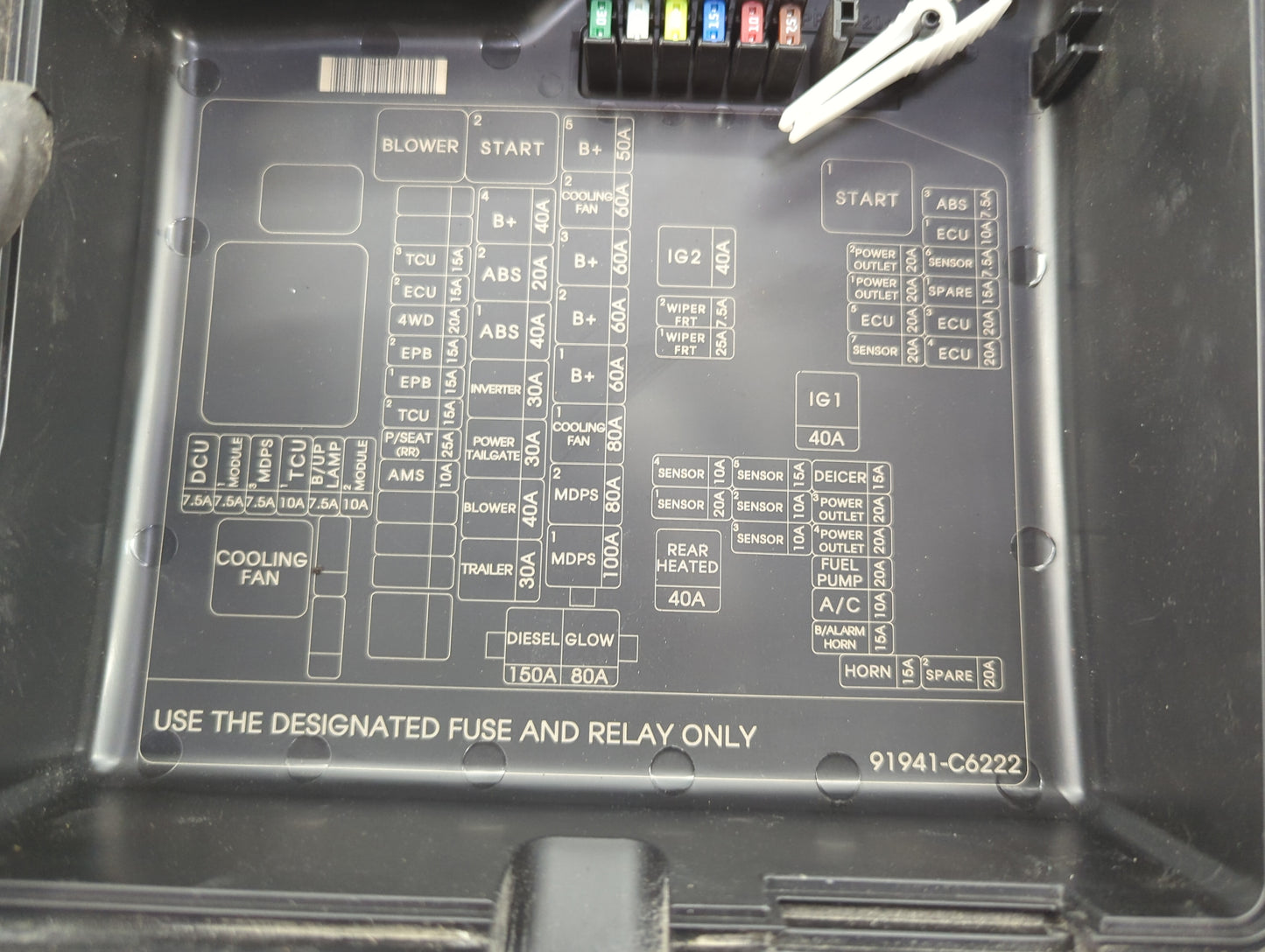 2019-2020 Kia Sorento Fusebox Fuse Box Panel Relay Module P/N:91941-C6222 Fits Fits 2019 2020 OEM Used Auto Parts - Oemuseda