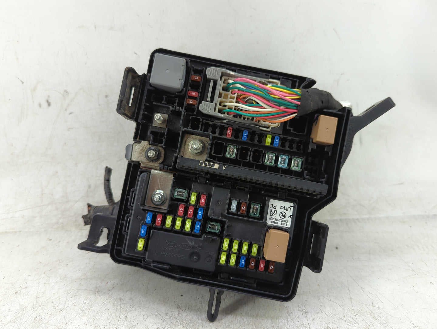 2019-2020 Kia Sorento Fusebox Fuse Box Panel Relay Module Fits Fits 2019 2020 OEM Used Auto Parts - Oemusedautoparts1.com