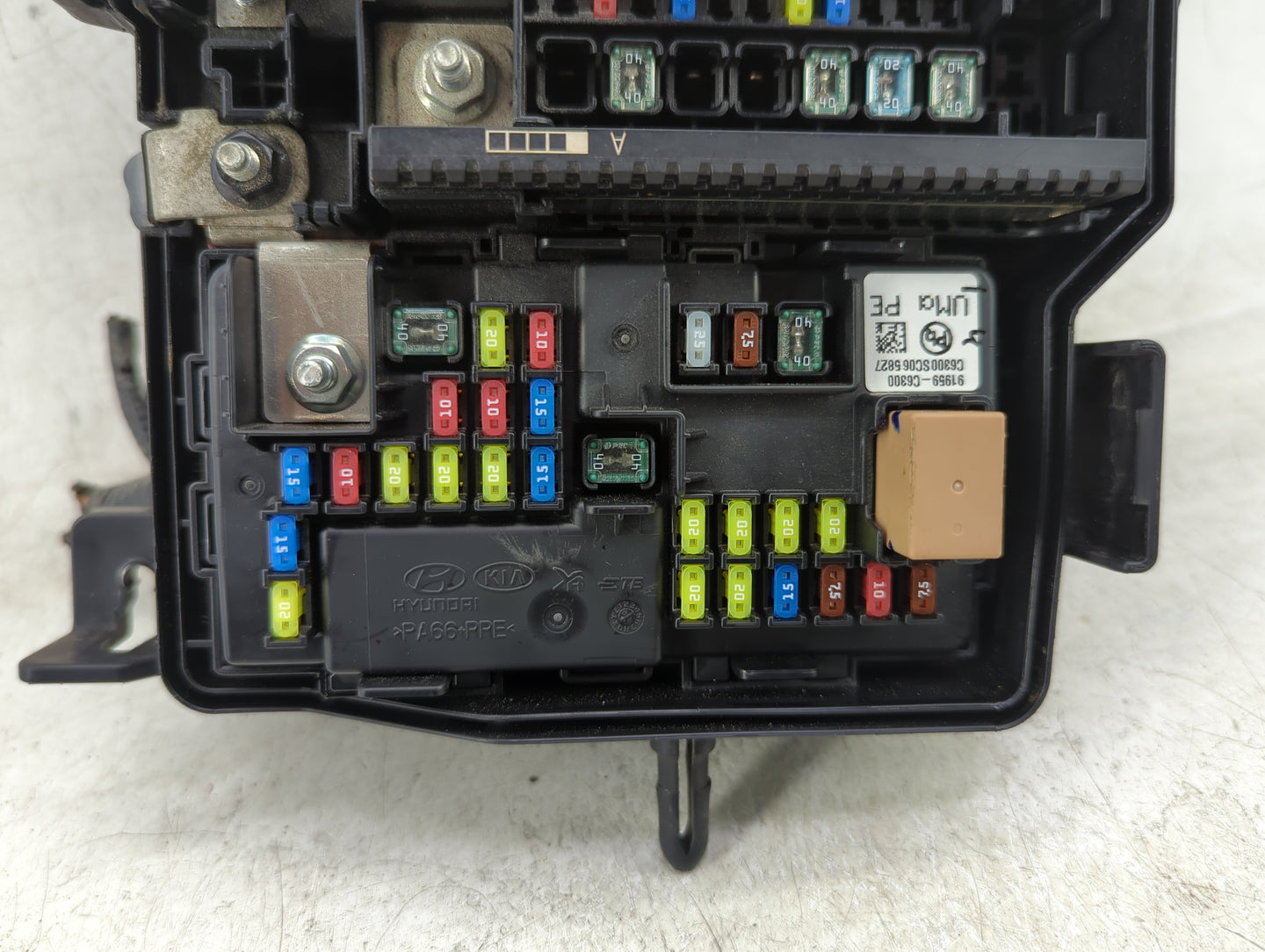2019-2020 Kia Sorento Fusebox Fuse Box Panel Relay Module Fits Fits 2019 2020 OEM Used Auto Parts - Oemusedautoparts1.com