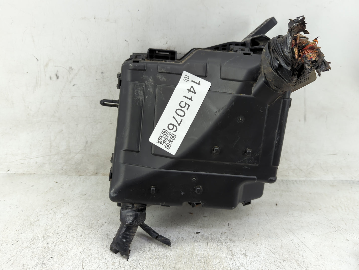 2019-2020 Kia Sorento Fusebox Fuse Box Panel Relay Module Fits Fits 2019 2020 OEM Used Auto Parts - Oemusedautoparts1.com
