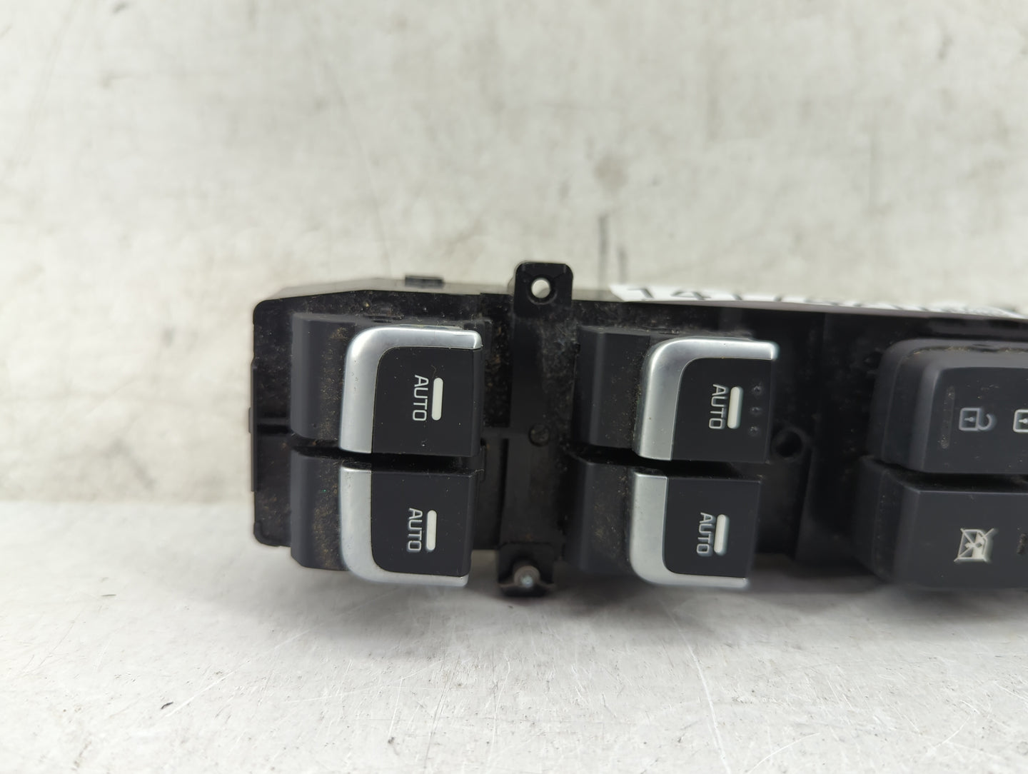 2019-2020 Kia Sorento Master Power Window Switch Replacement Driver Side Left P/N:299144779 Fits Fits 2019 2020 OEM Used Aut