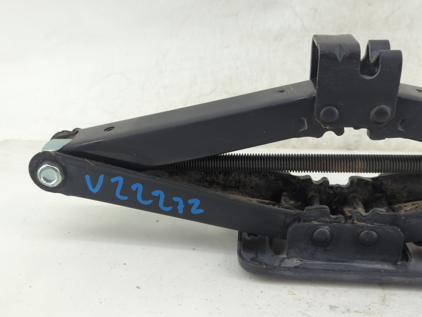 2020 Kia Sorento Spare Scissor Car Jack - Oemusedautoparts1.com