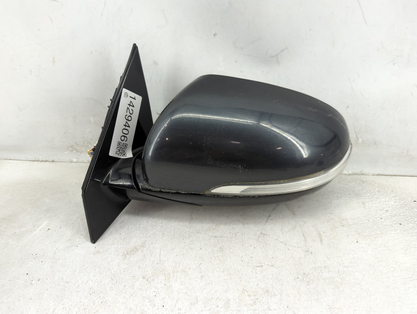 2016-2020 Kia Sorento Driver Side View Mirror - Left Door Mirror OEM Used - Oemusedautoparts1.com