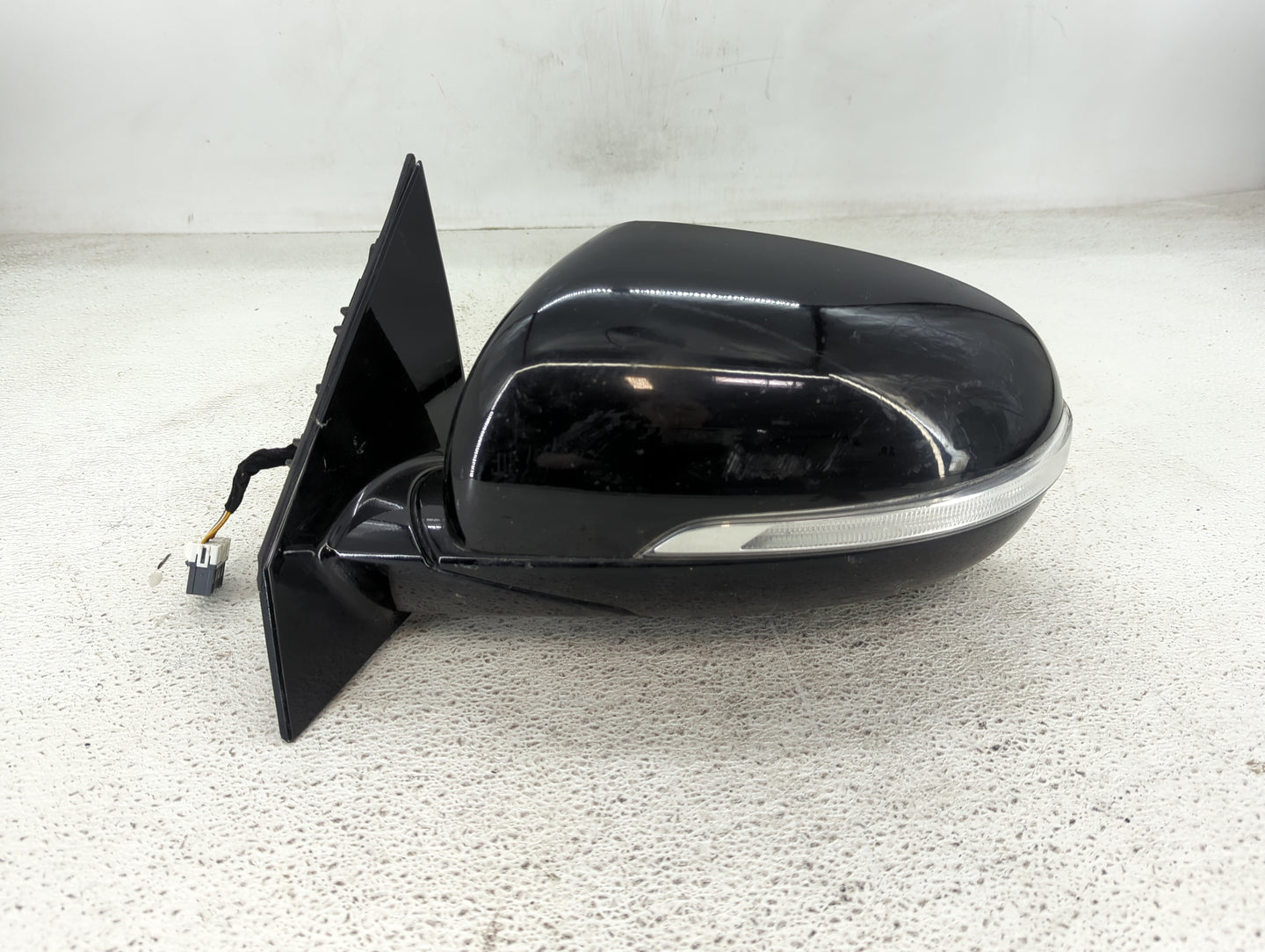 2017-2020 Kia Sorento Driver Side View Mirror - Left Door Mirror OEM Used - Oemusedautoparts1.com