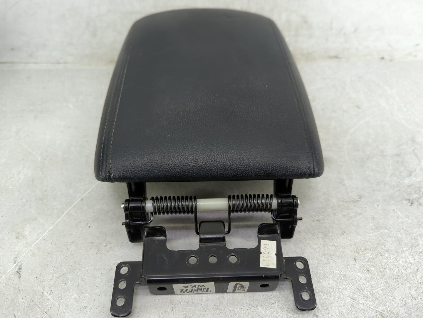 2020 Kia Sorento Center Console Armrest Cover Lid Fits OEM Used Auto Parts - Oemusedautoparts1.com