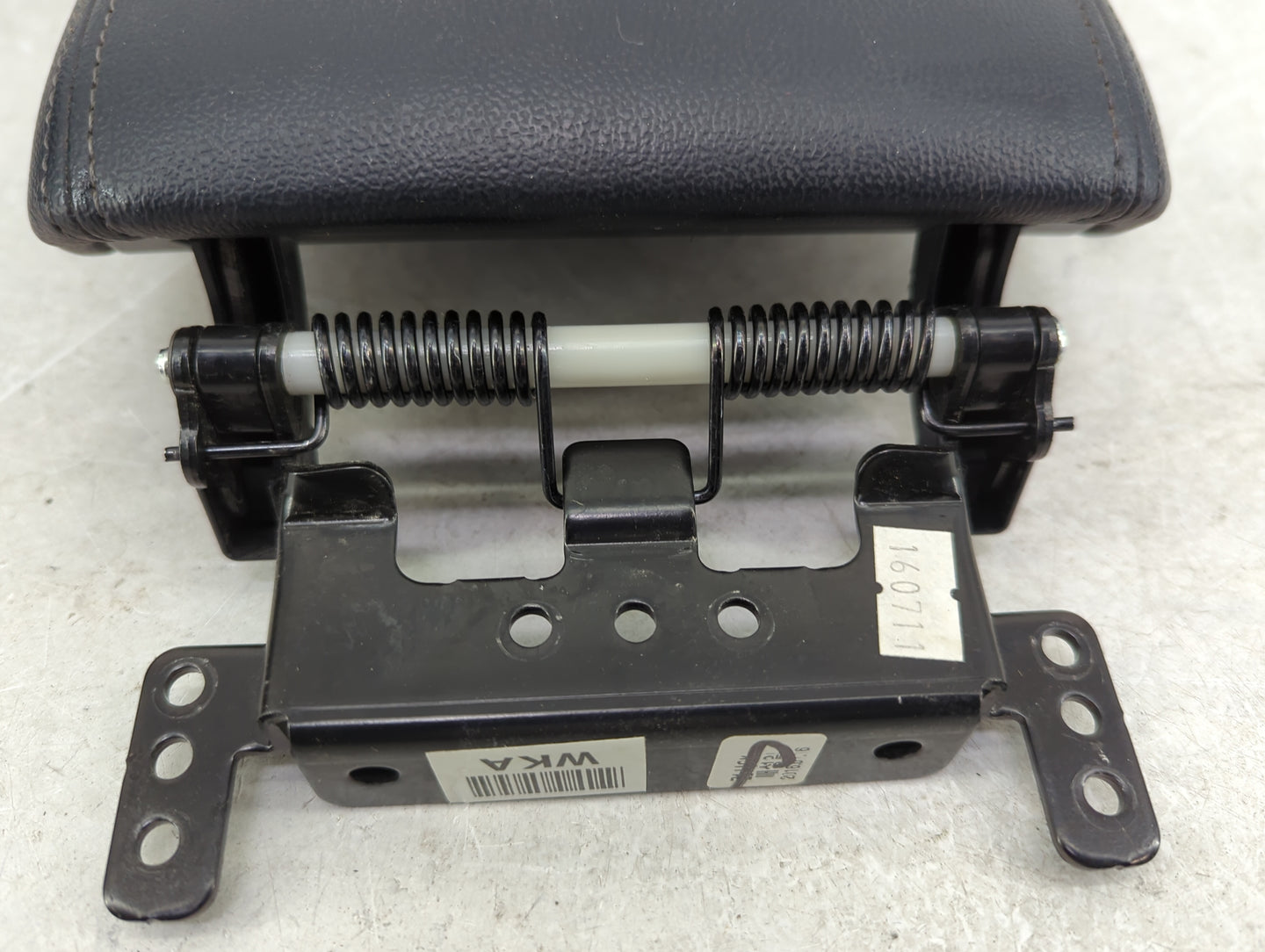2020 Kia Sorento Center Console Armrest Cover Lid Fits OEM Used Auto Parts - Oemusedautoparts1.com