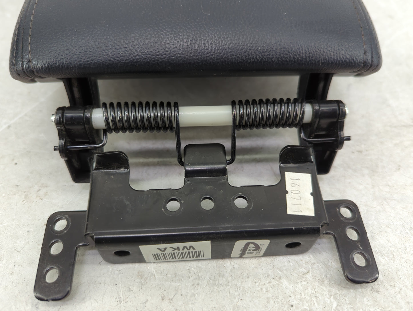 2020 Kia Sorento Center Console Armrest Cover Lid Fits OEM Used Auto Parts - Oemusedautoparts1.com