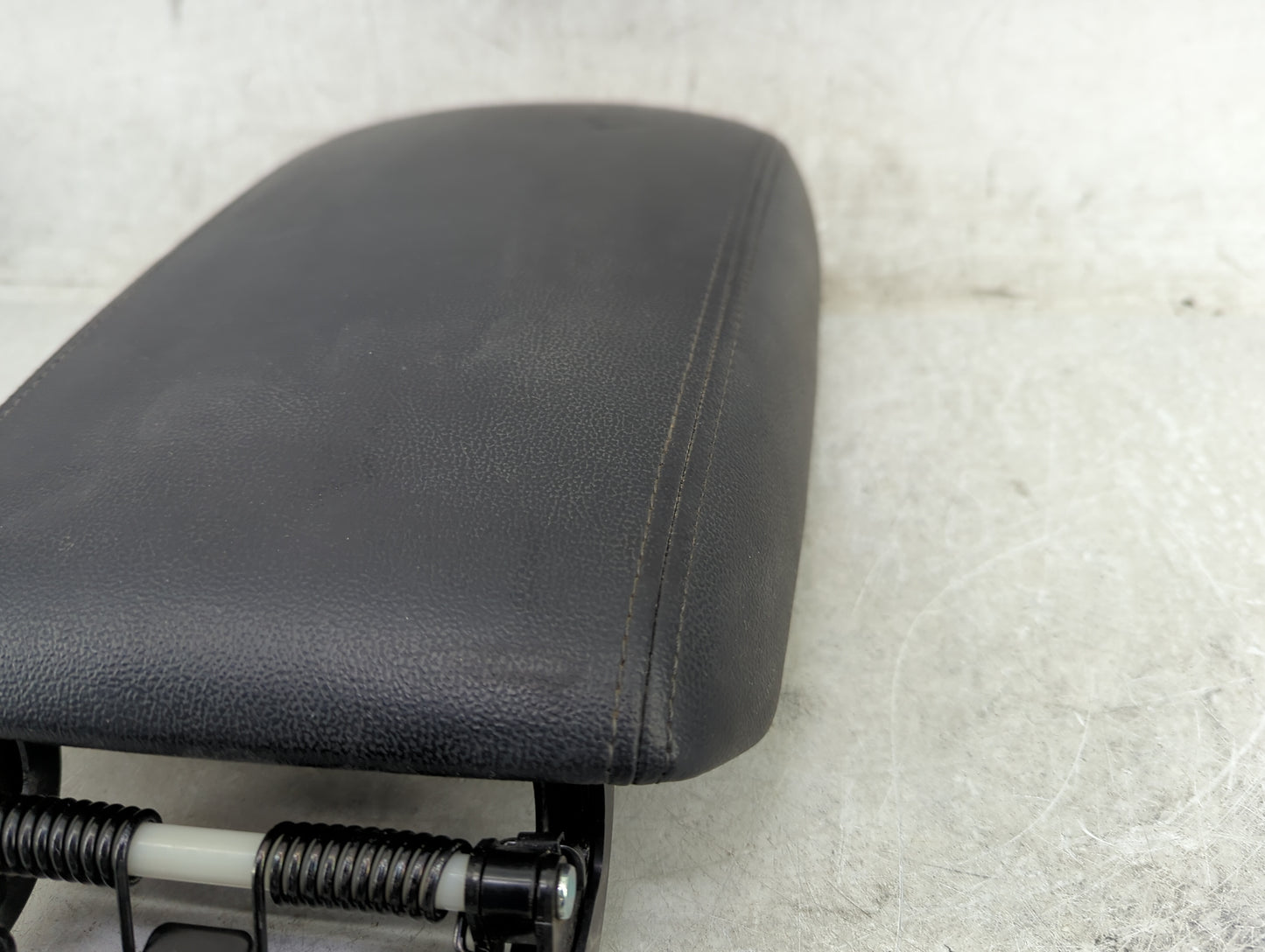 2020 Kia Sorento Center Console Armrest Cover Lid Fits OEM Used Auto Parts - Oemusedautoparts1.com