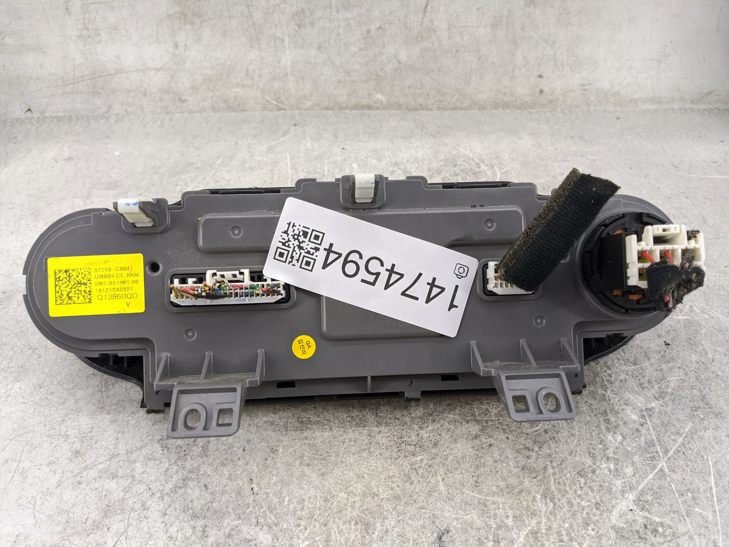 2020 Kia Sorento Climate Control Module Temperature AC/Heater Replacement P/N:97250-C6041 Fits OEM Used Auto Parts - Oemused