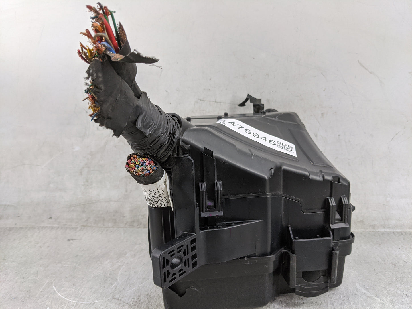 2019-2020 Kia Sorento Fusebox Fuse Box Panel Relay Module P/N:91270G6311UA 91270G6311JA Fits Fits 2019 2020 OEM Used Auto Pa