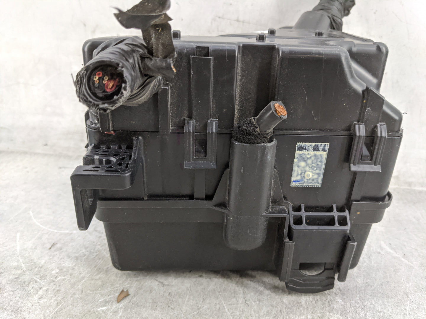 2019-2020 Kia Sorento Fusebox Fuse Box Panel Relay Module P/N:91270G6311UA 91270G6311JA Fits Fits 2019 2020 OEM Used Auto Pa