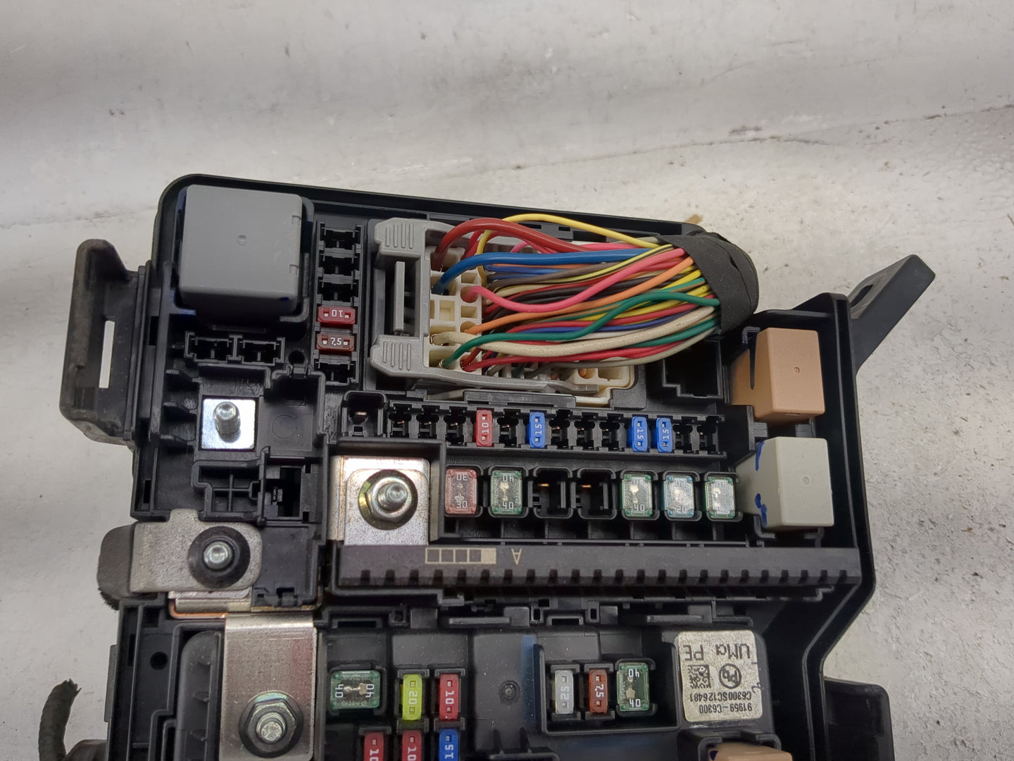 2019-2020 Kia Sorento Fusebox Fuse Box Panel Relay Module P/N:91941-C6222 91959-C6300, 91959-C6400 Fits Fits 2019 2020 OEM U