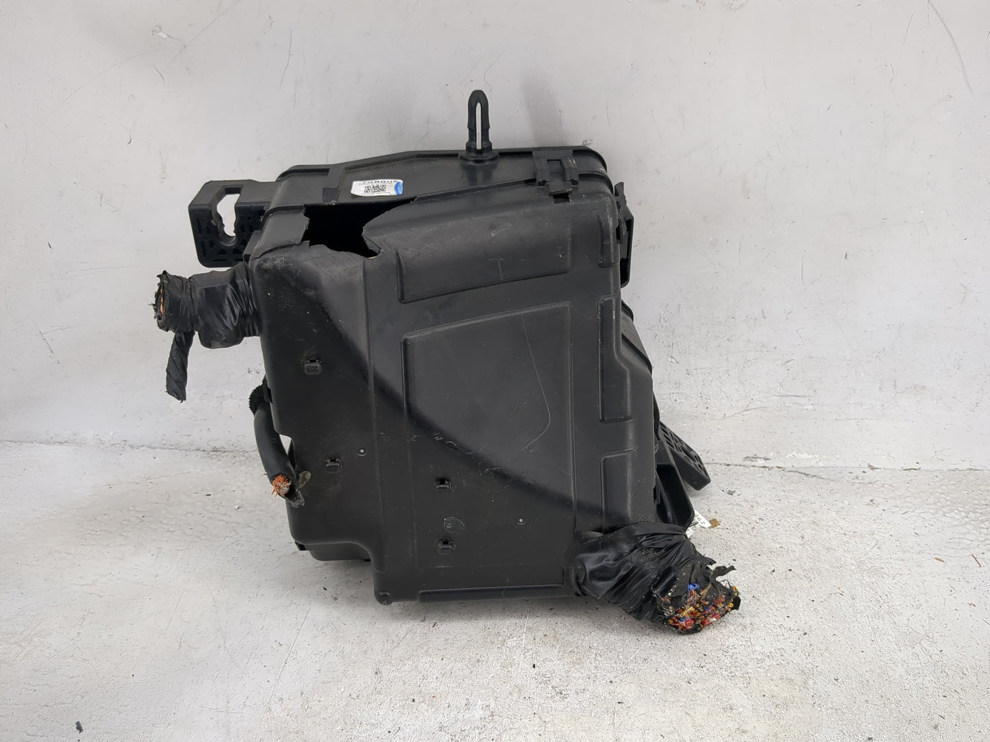 2019-2020 Kia Sorento Fusebox Fuse Box Panel Relay Module P/N:91941-C6222 91959-C6300, 91959-C6400 Fits Fits 2019 2020 OEM U