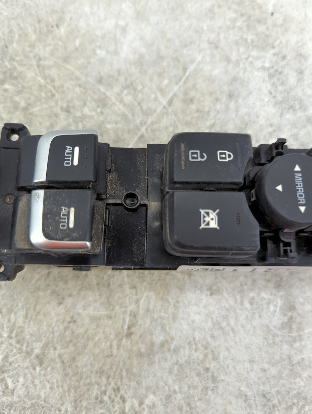 2020 Kia Sorento Master Power Window Switch Replacement Driver Side Left P/N:29914779 Fits OEM Used Auto Parts - Oemusedauto