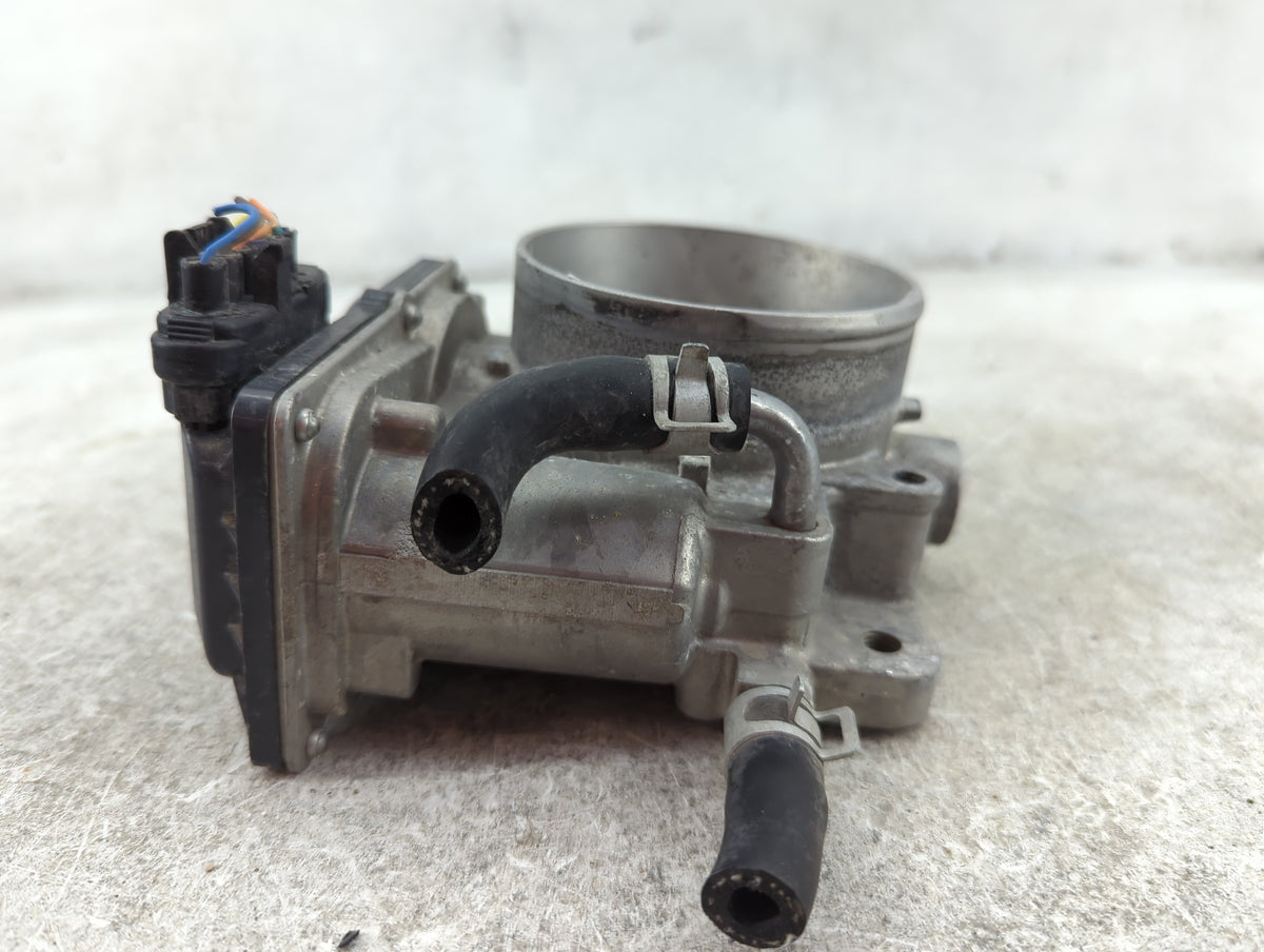 2019-2020 Kia Sorento Throttle Body P/N:35100-3C100 Fits Fits 2017 2018 2019 2020 2021 2022 OEM Used Auto Parts - Oemusedaut