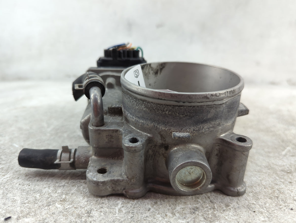 2019-2020 Kia Sorento Throttle Body P/N:35100-3C100 Fits Fits 2017 2018 2019 2020 2021 2022 OEM Used Auto Parts - Oemusedaut