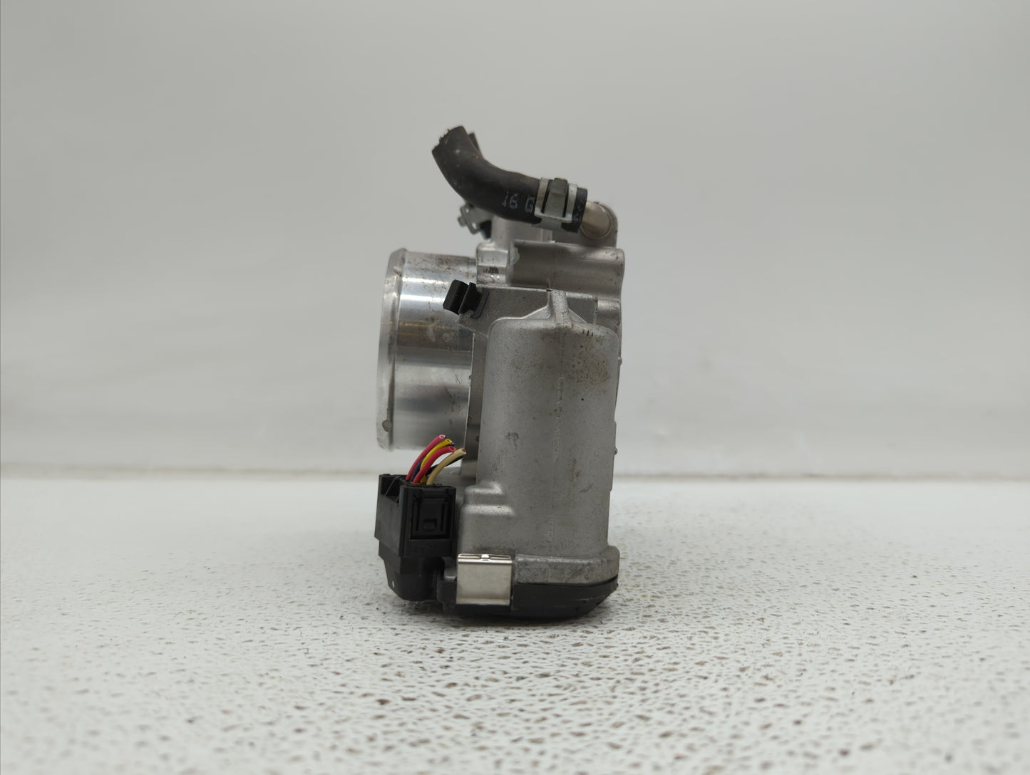 2016-2019 Kia Sorento Throttle Body P/N:0 280 750 618 35100-2G600 Fits Fits 2015 2016 2017 2018 2019 OEM Used Auto Parts - O