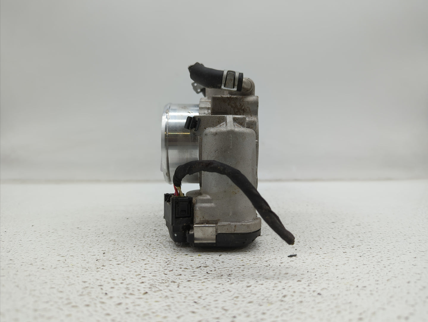 2016-2019 Kia Sorento Throttle Body P/N:0 280 750 618 35100-2G600 Fits Fits 2015 2016 2017 2018 2019 OEM Used Auto Parts - O