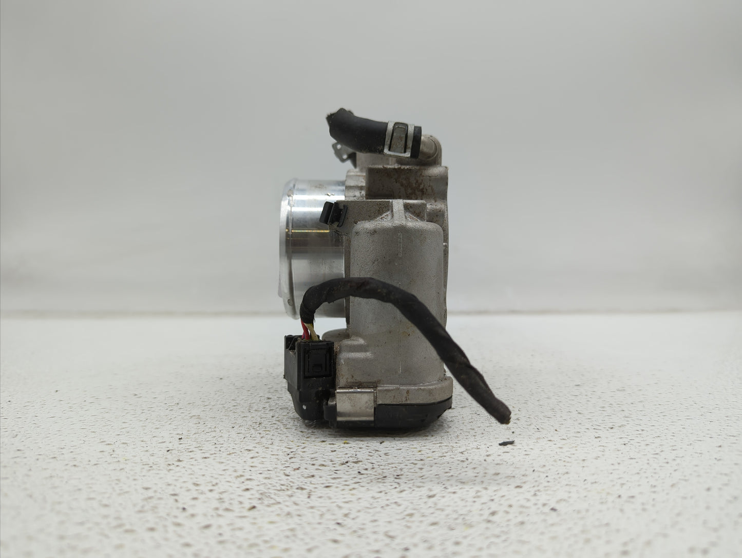 2016-2019 Kia Sorento Throttle Body P/N:0 280 750 618 35100-2G600 Fits Fits 2015 2016 2017 2018 2019 OEM Used Auto Parts - O