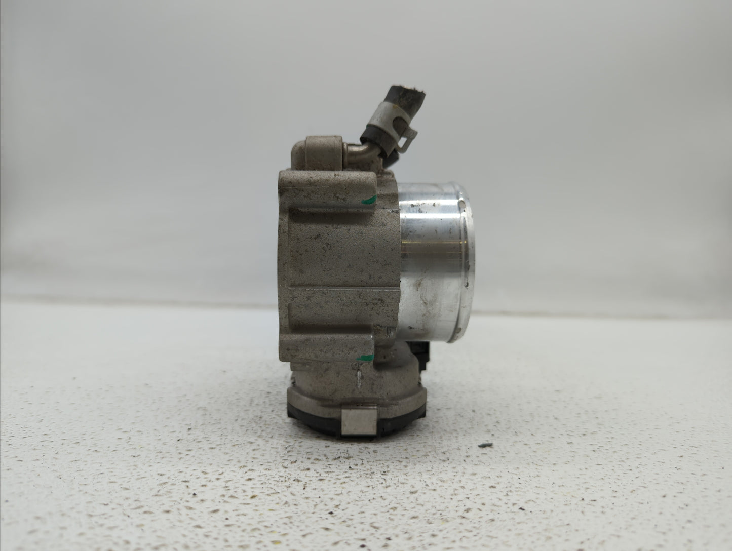 2016-2019 Kia Sorento Throttle Body P/N:0 280 750 618 35100-2G600 Fits Fits 2015 2016 2017 2018 2019 OEM Used Auto Parts - O