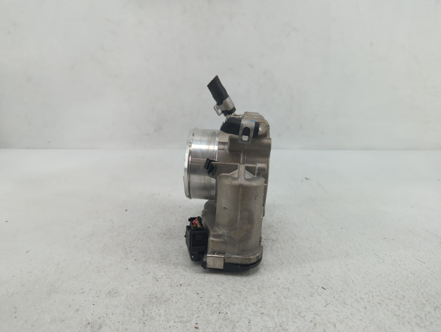 2016-2019 Kia Sorento Throttle Body P/N:0 280 750 618 35100-2G600 Fits Fits 2015 2016 2017 2018 2019 OEM Used Auto Parts - O