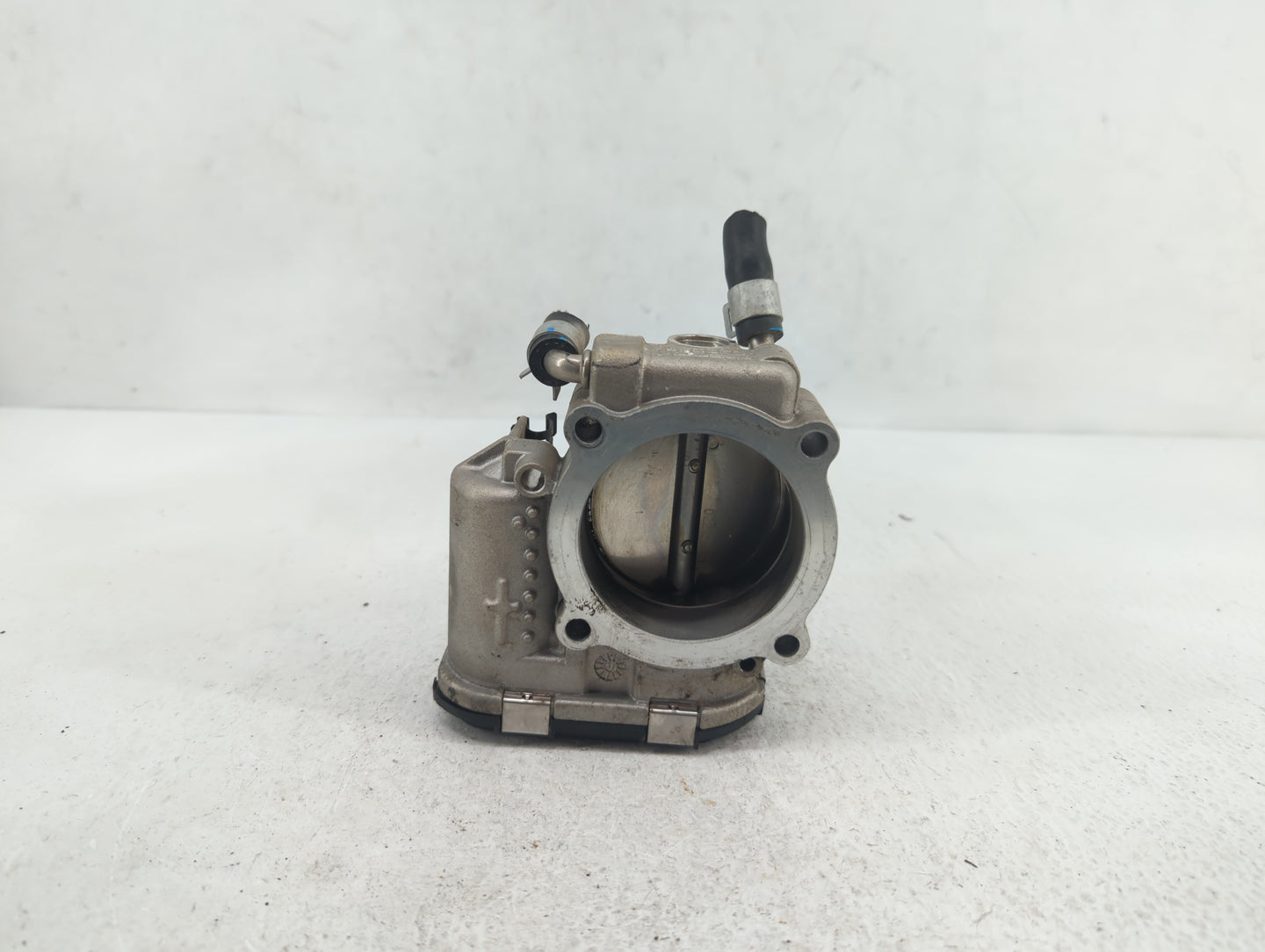 2016-2019 Kia Sorento Throttle Body P/N:0 280 750 618 35100-2G600 Fits Fits 2015 2016 2017 2018 2019 OEM Used Auto Parts - O