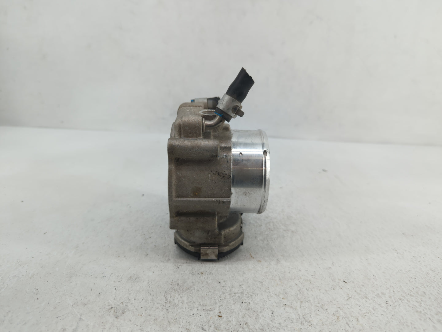 2016-2019 Kia Sorento Throttle Body P/N:0 280 750 618 35100-2G600 Fits Fits 2015 2016 2017 2018 2019 OEM Used Auto Parts - O