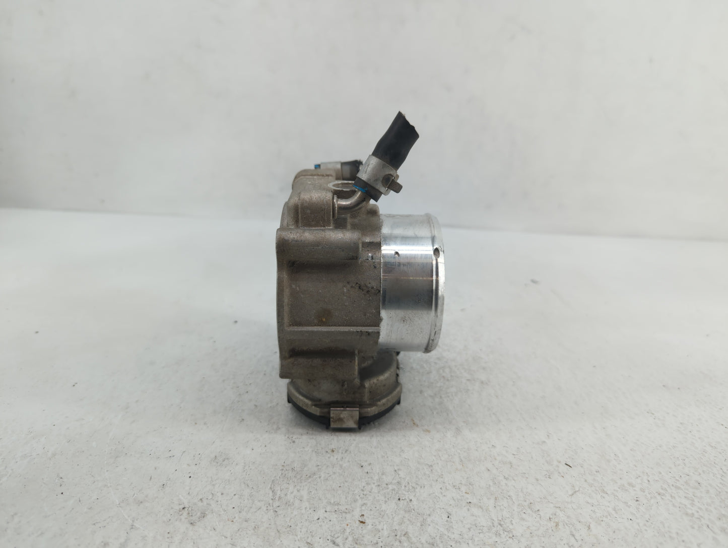 2016-2019 Kia Sorento Throttle Body P/N:0 280 750 618 35100-2G600 Fits Fits 2015 2016 2017 2018 2019 OEM Used Auto Parts - O