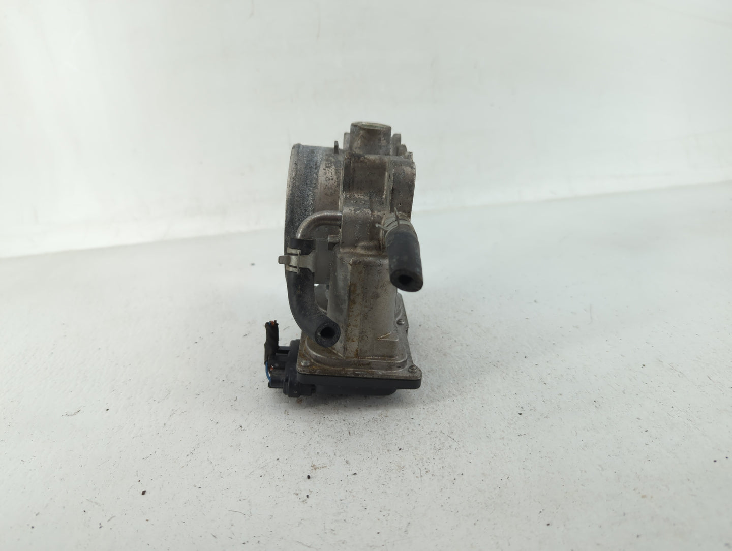 2019-2020 Kia Sorento Throttle Body P/N:35100-3L100 35100-3B100 Fits Fits 2017 2018 2019 2020 2021 2022 OEM Used Auto Parts 