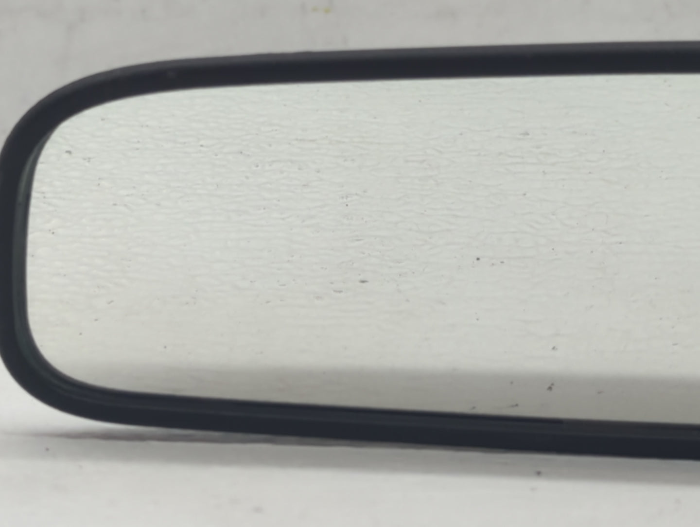 2016-2020 Kia Sorento Interior Rear View Mirror Replacement OEM P/N:E4012143 Fits OEM Used Auto Parts - Oemusedautoparts1.co