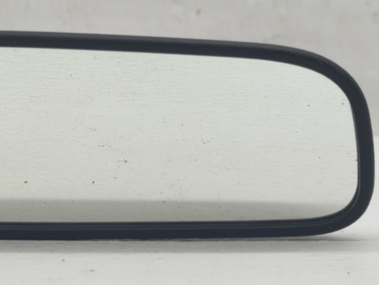 2016-2020 Kia Sorento Interior Rear View Mirror Replacement OEM P/N:E4012143 Fits OEM Used Auto Parts - Oemusedautoparts1.co
