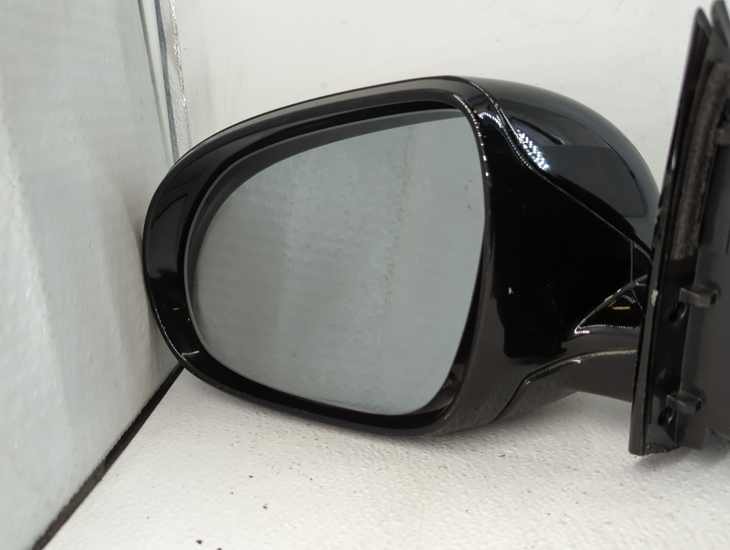 2016-2020 Kia Sorento Driver Side View Mirror - Left Door Mirror OEM Used - Oemusedautoparts1.com