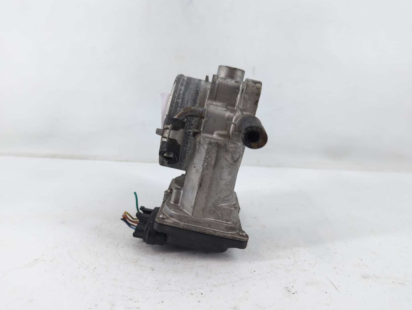 2019-2020 Kia Sorento Throttle Body P/N:35100-3L100 Fits Fits 2017 2018 2019 2020 2021 2022 OEM Used Auto Parts - Oemusedaut