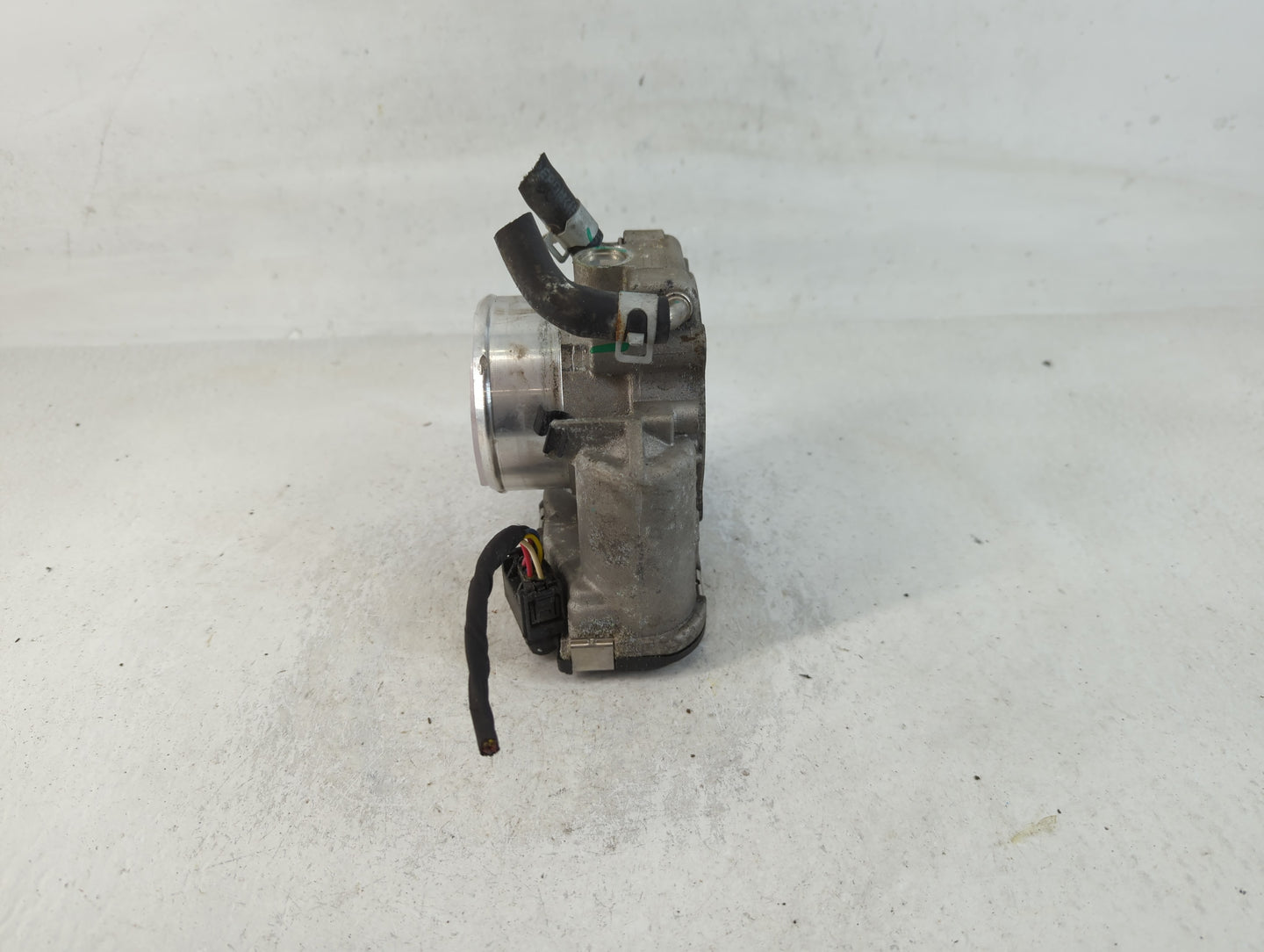 2016-2020 Kia Sorento Throttle Body P/N:35100-2G600 Fits Fits 2015 2016 2017 2018 2019 2020 2021 OEM Used Auto Parts - Oemus